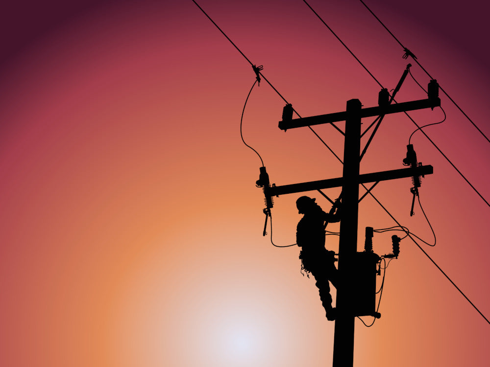 The Best Lineman Hard Hat: Industry Risks & PPE Rules